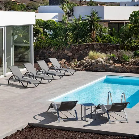 Βίλα Almara House, Luxury With Heated Pool *